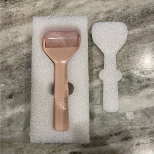 Kylie Skin Rose Quartz Roller